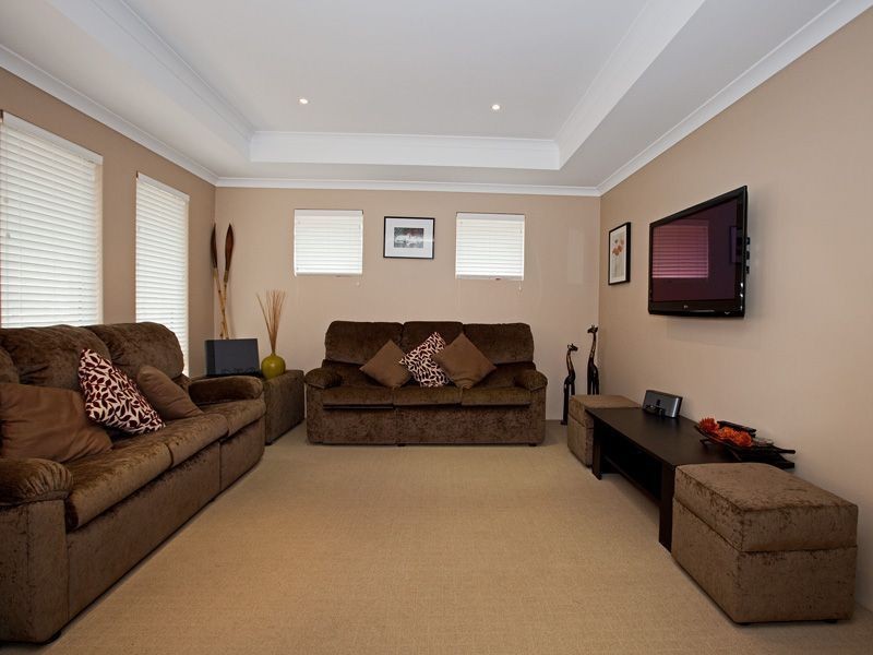 16 Sanguine Way, Atwell WA 6164