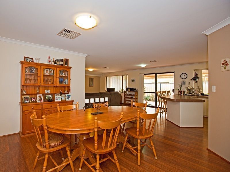 28 Montgomery Drive, Success WA 6164