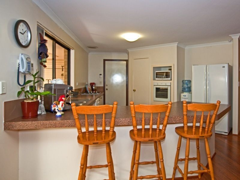 28 Montgomery Drive, Success WA 6164