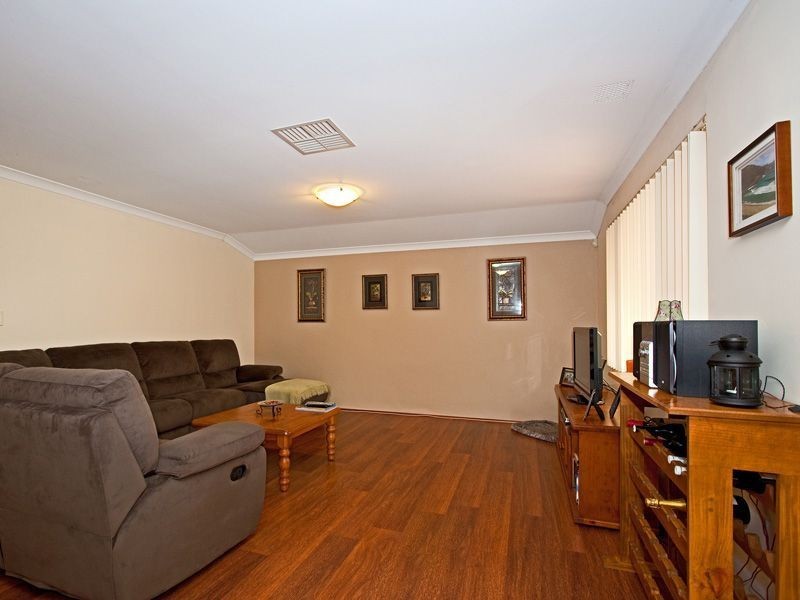 28 Montgomery Drive, Success WA 6164