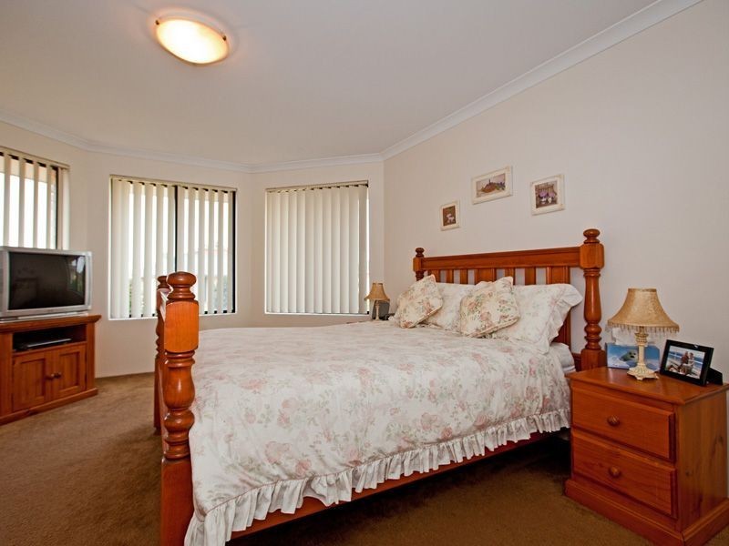 28 Montgomery Drive, Success WA 6164