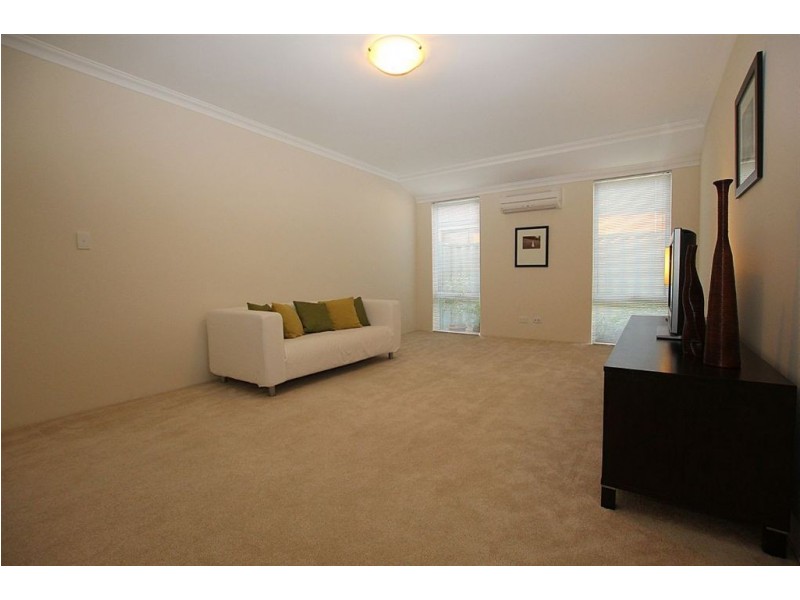 2 Cleland Court, Aubin Grove WA 6164