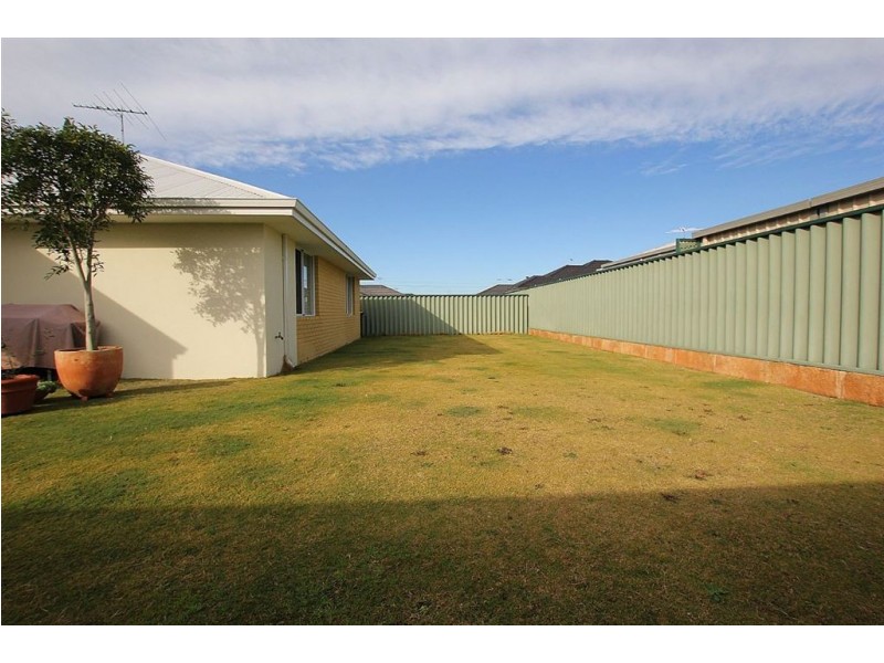 2 Cleland Court, Aubin Grove WA 6164