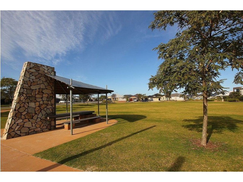 2 Cleland Court, Aubin Grove WA 6164