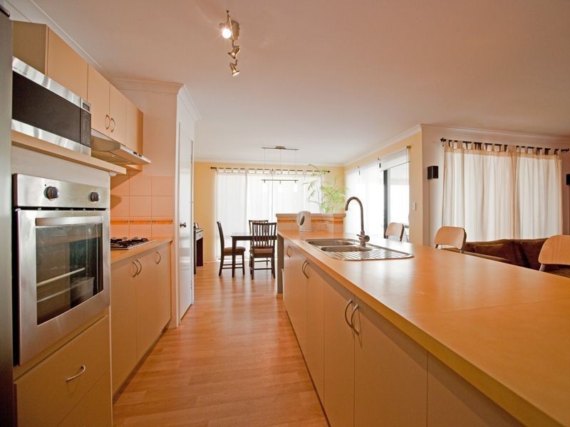 16 Hampstead Gate, Success WA 6164