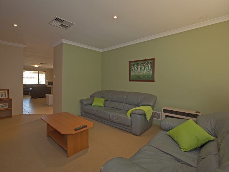 18 Folland Parade, Atwell WA 6164