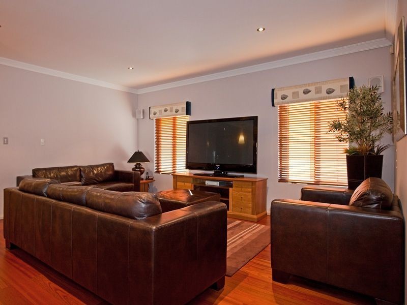 8 Dionysus Terrace, Atwell WA 6164