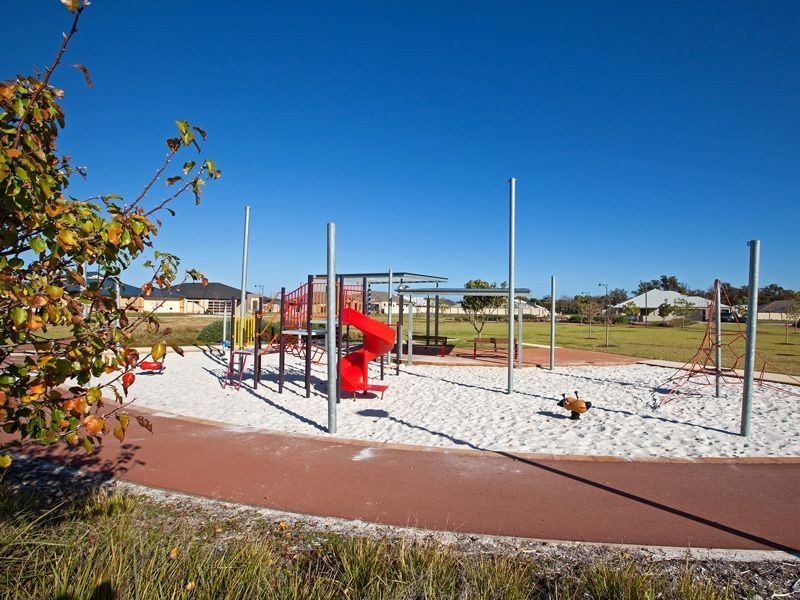 10 St Joseph Fairway, Success WA 6164