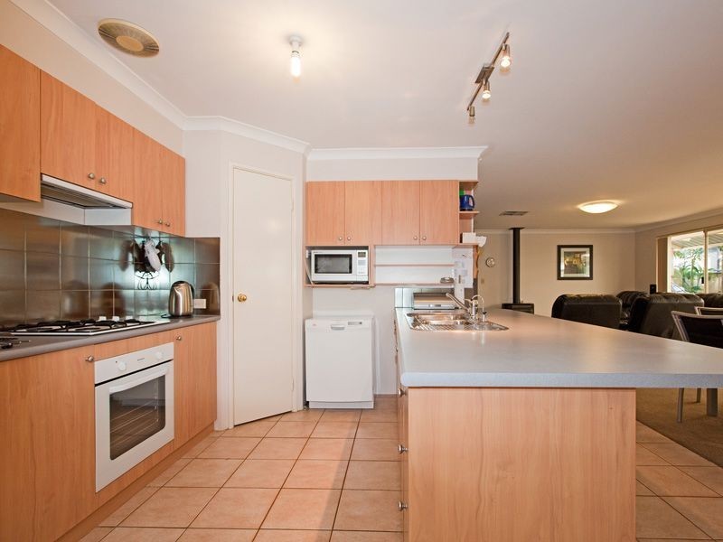 52 Beaumont Parkway, Success WA 6164