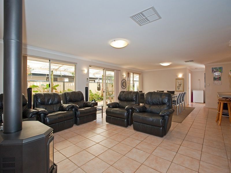 52 Beaumont Parkway, Success WA 6164