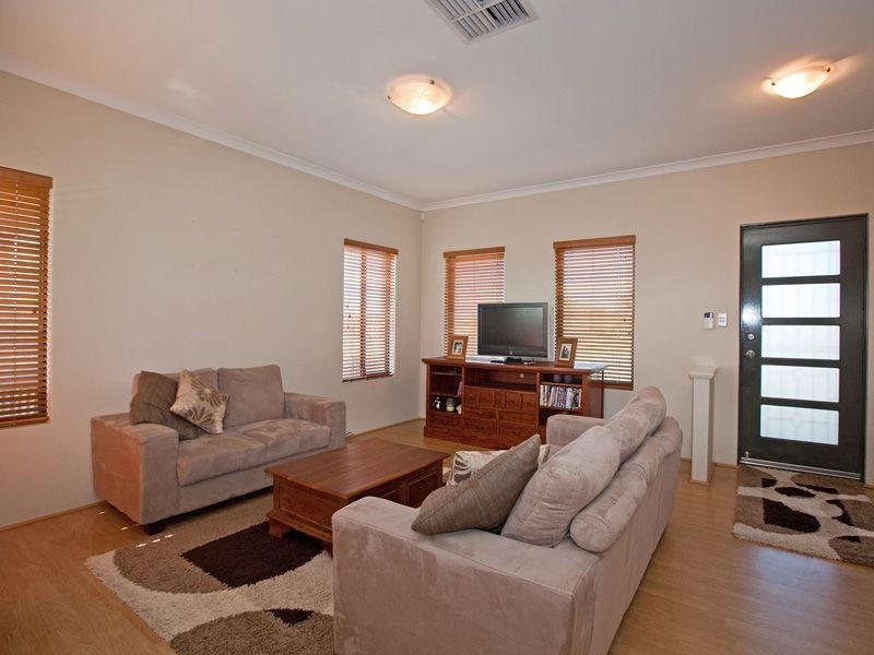 1/1 Meranda Lane, Success WA 6164