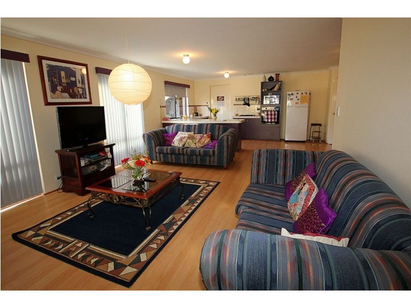 1 Jackadder Avenue, Success WA 6164