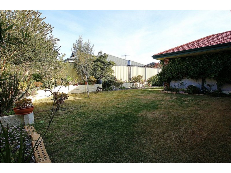 1 Jackadder Avenue, Success WA 6164