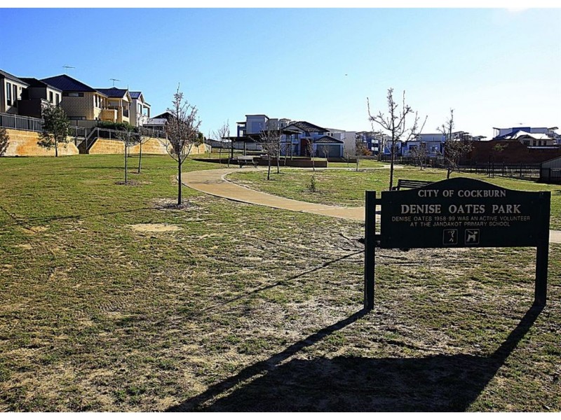 21 Sheringham Bend, Success WA 6164