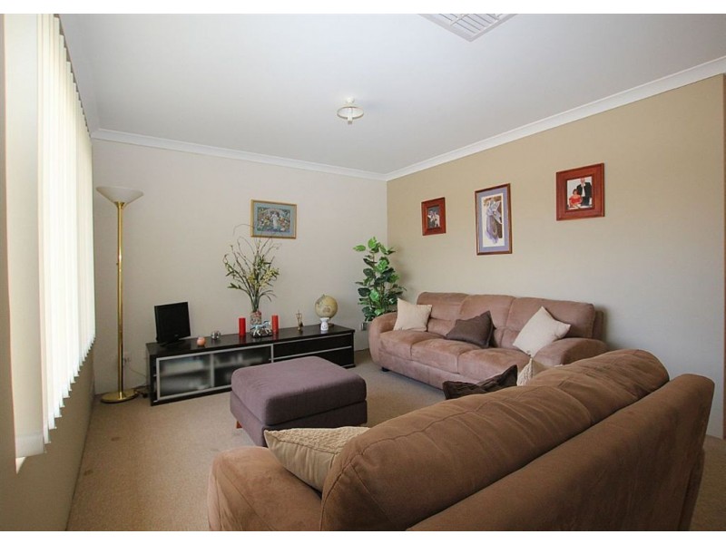 11 Sweetwater Bend, Success WA 6164