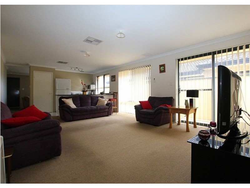 11 Sweetwater Bend, Success WA 6164