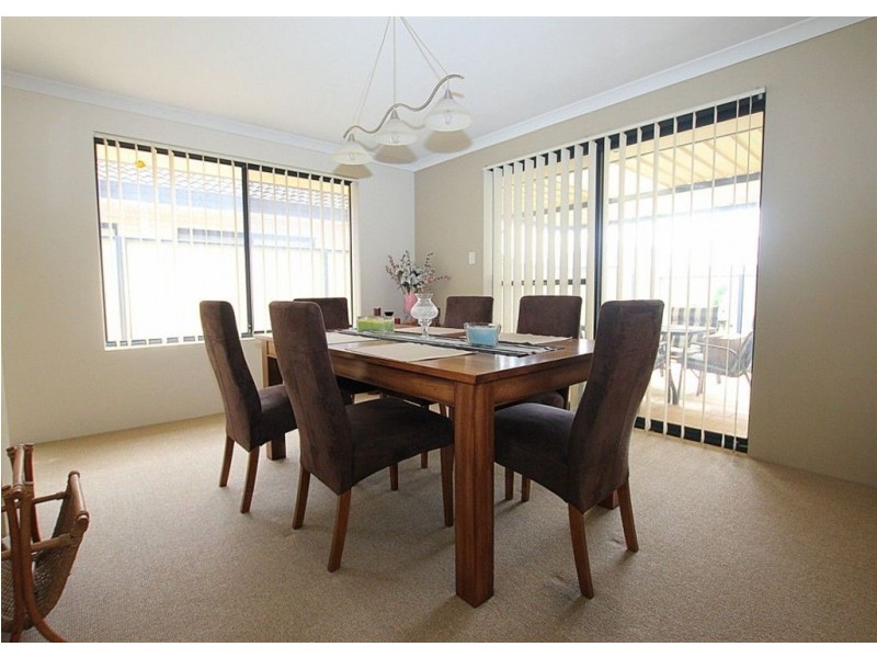 11 Sweetwater Bend, Success WA 6164