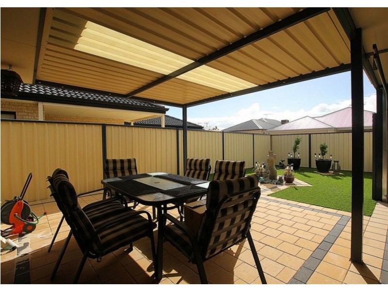 11 Sweetwater Bend, Success WA 6164