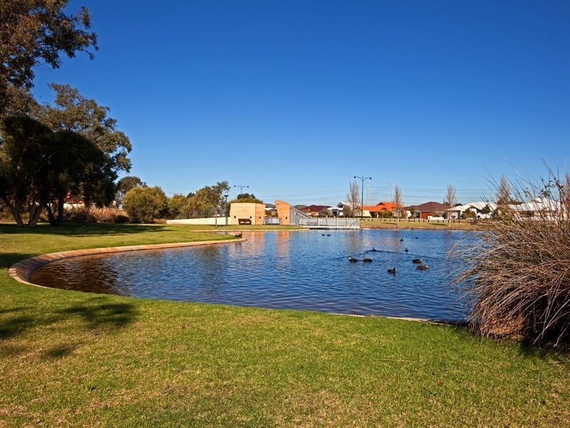 6 Montgomery Drive, Success WA 6164