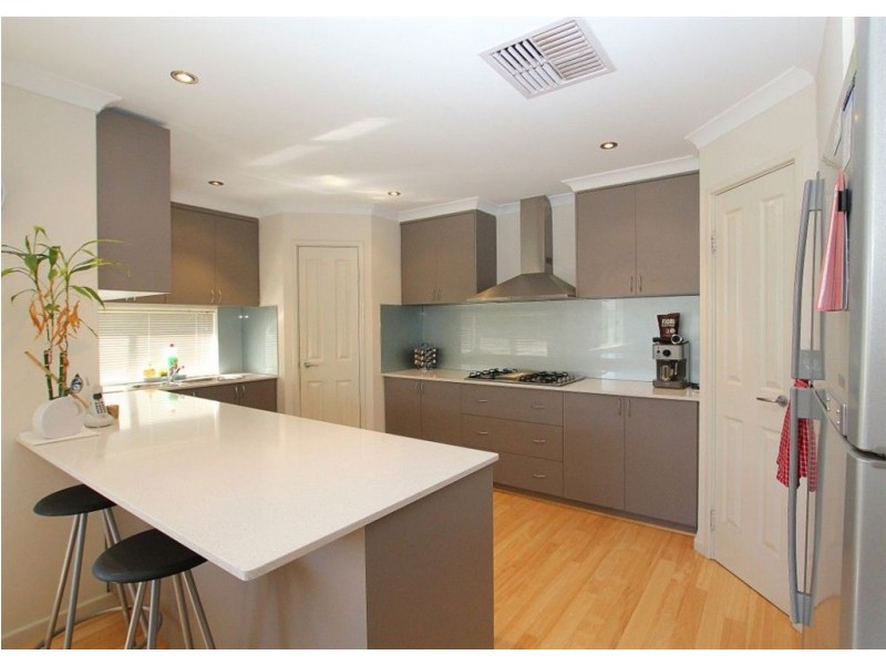 4 Edulis Avenue, Aubin Grove WA 6164