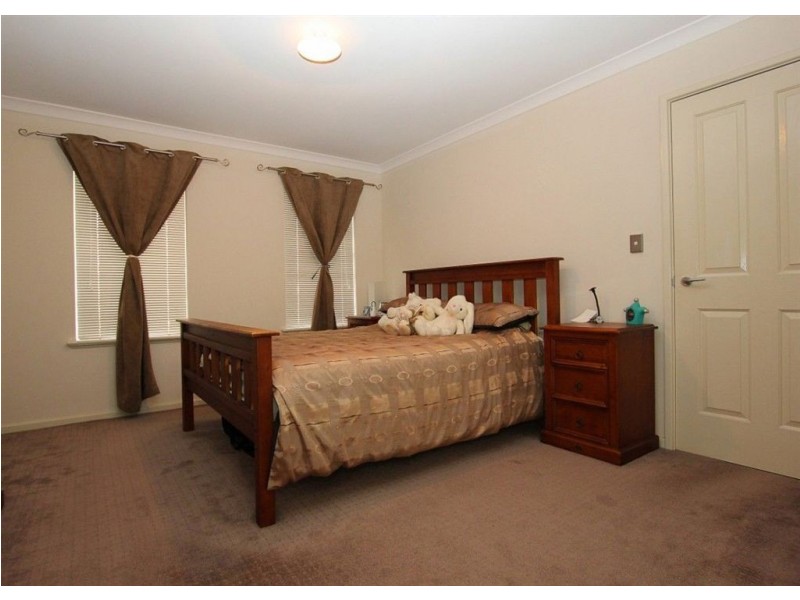 4 Edulis Avenue, Aubin Grove WA 6164