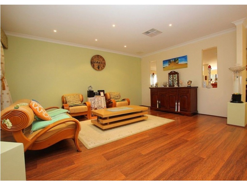 71 Steiner Avenue, Success WA 6164