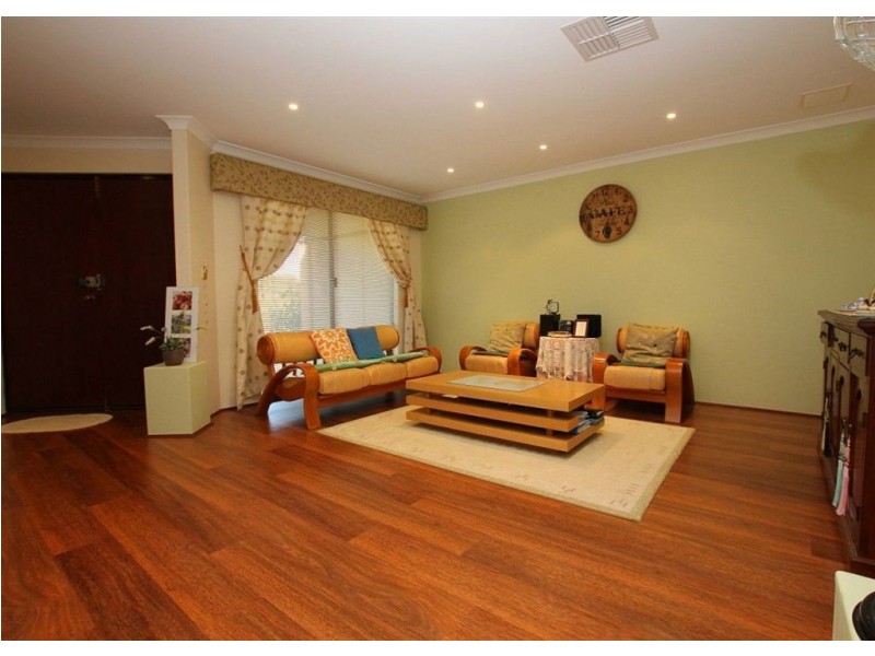 71 Steiner Avenue, Success WA 6164