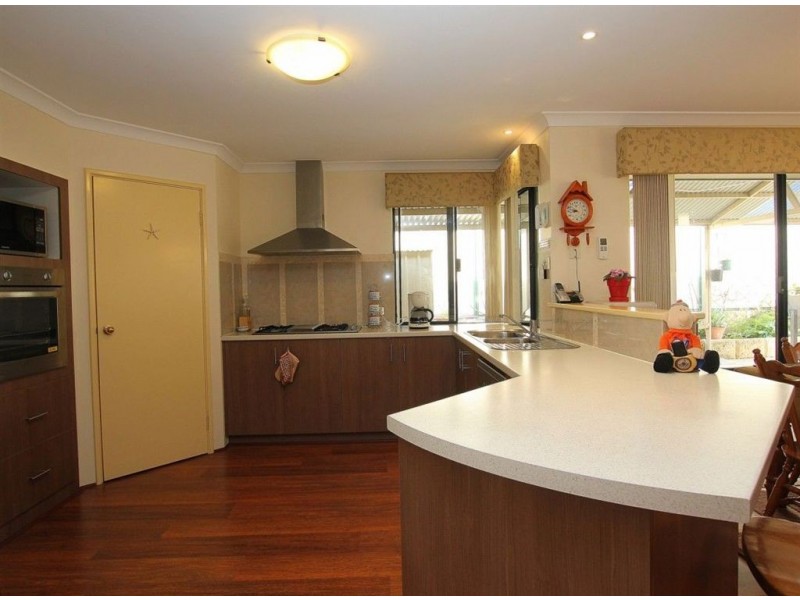 71 Steiner Avenue, Success WA 6164