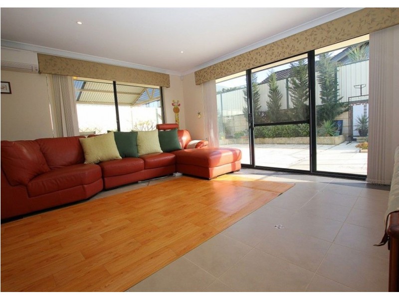 71 Steiner Avenue, Success WA 6164