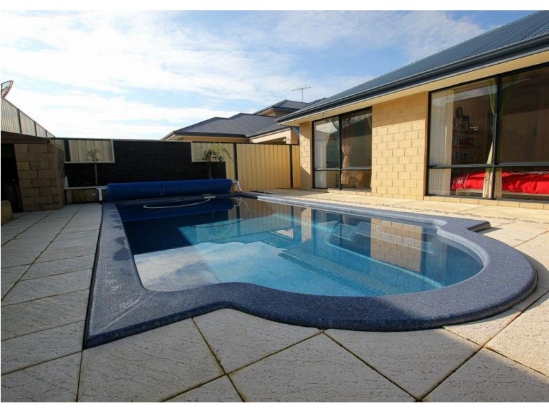 71 Steiner Avenue, Success WA 6164