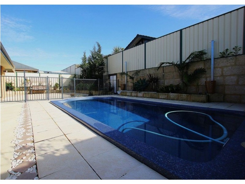 71 Steiner Avenue, Success WA 6164