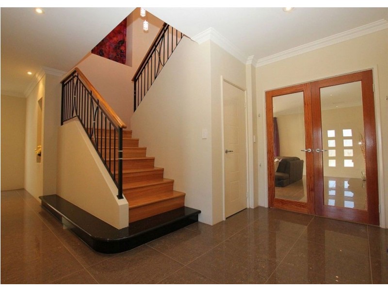 81 Aurora Drive, Atwell WA 6164