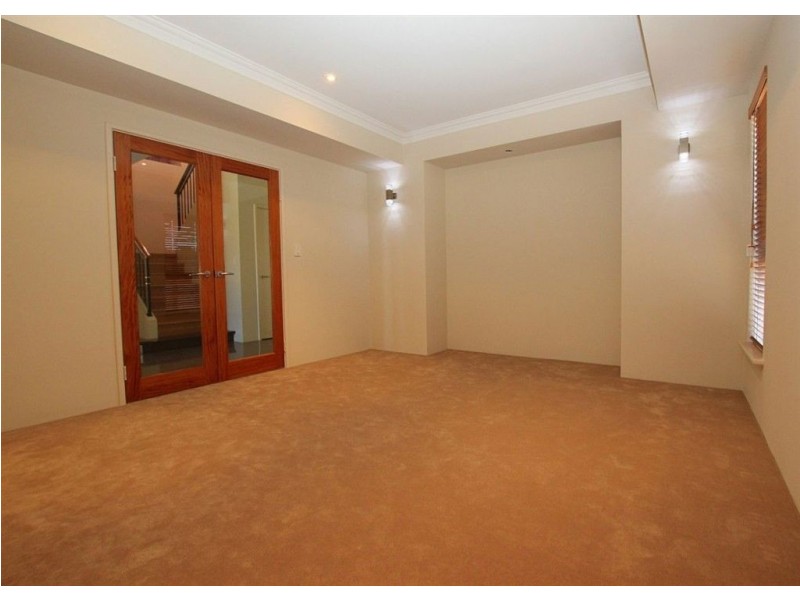 81 Aurora Drive, Atwell WA 6164