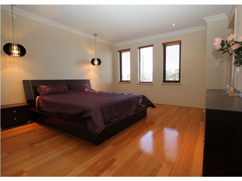 81 Aurora Drive, Atwell WA 6164