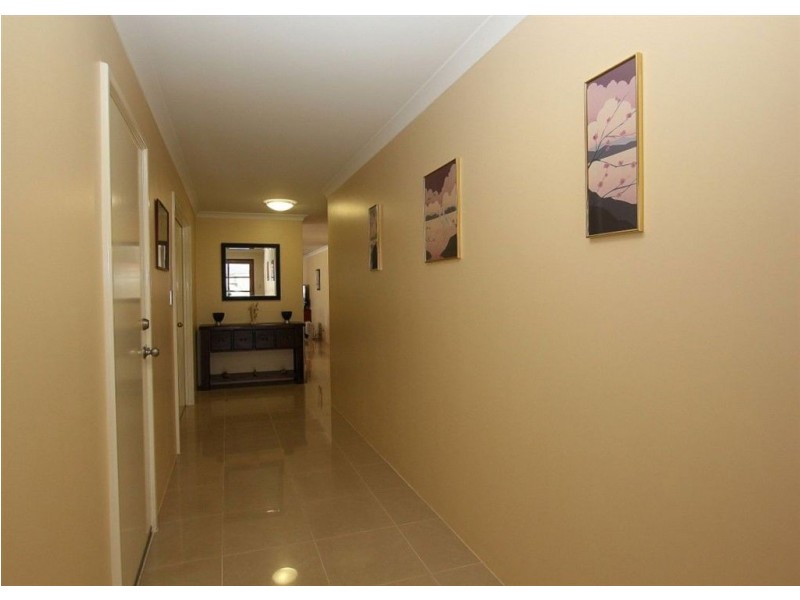 37 St Joseph Fairway, Success WA 6164