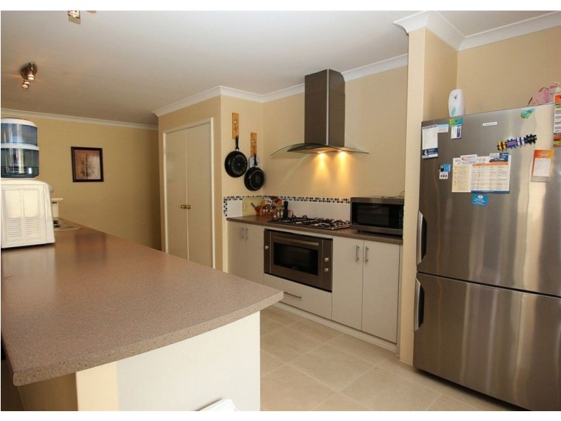 37 St Joseph Fairway, Success WA 6164