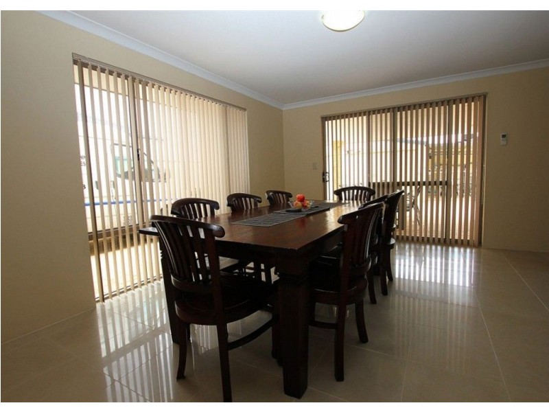 37 St Joseph Fairway, Success WA 6164