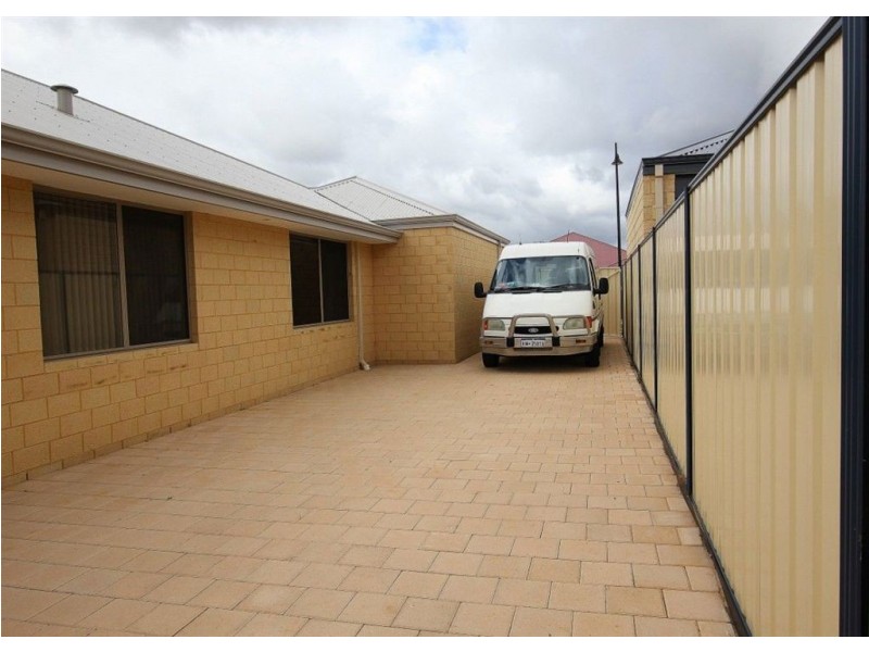 37 St Joseph Fairway, Success WA 6164