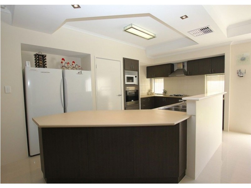 115 Aurora Drive, Atwell WA 6164