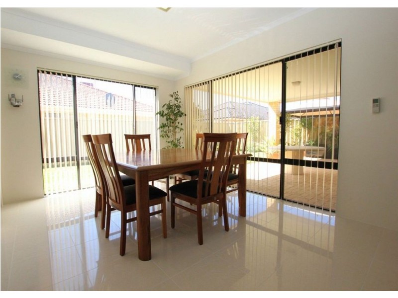 115 Aurora Drive, Atwell WA 6164