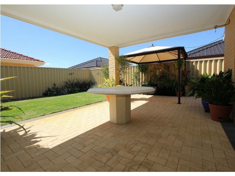 115 Aurora Drive, Atwell WA 6164