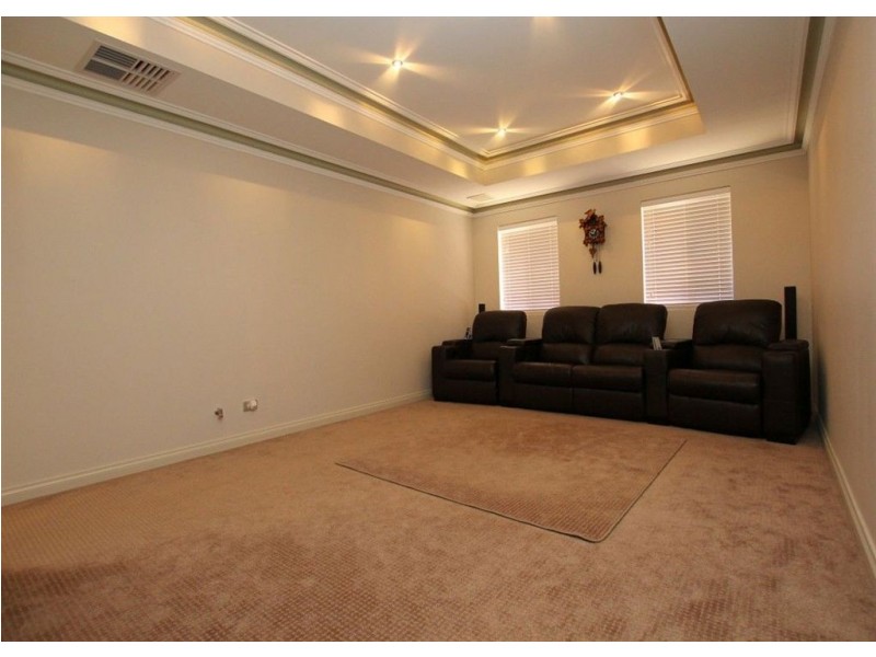 21 Swallowtail Avenue, Success WA 6164