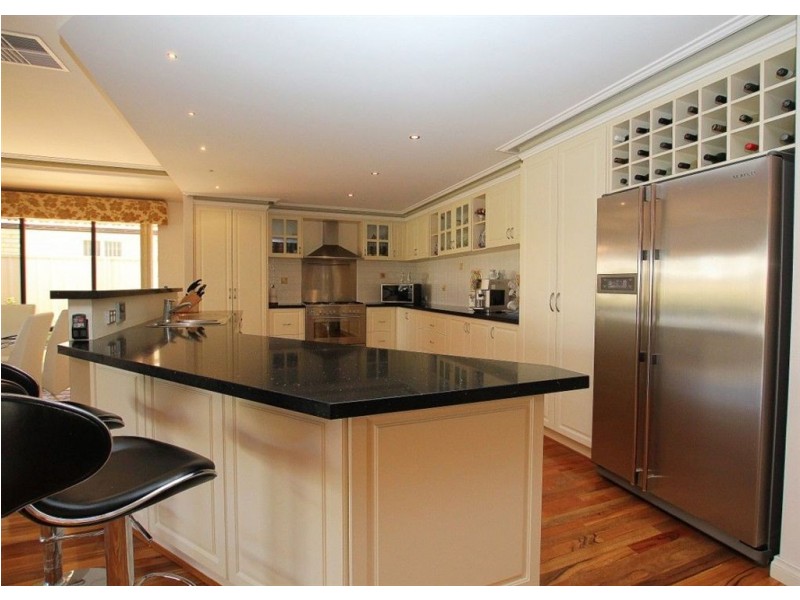 21 Swallowtail Avenue, Success WA 6164