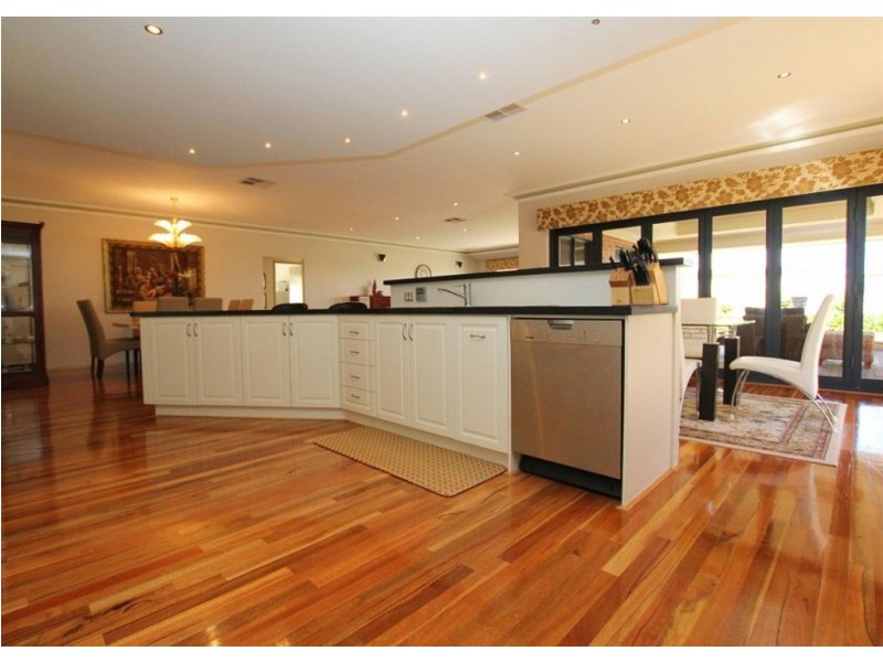 21 Swallowtail Avenue, Success WA 6164