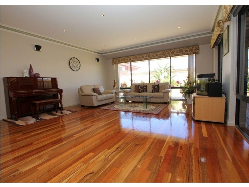 21 Swallowtail Avenue, Success WA 6164