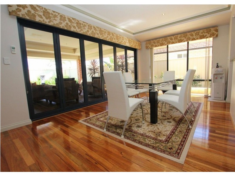 21 Swallowtail Avenue, Success WA 6164