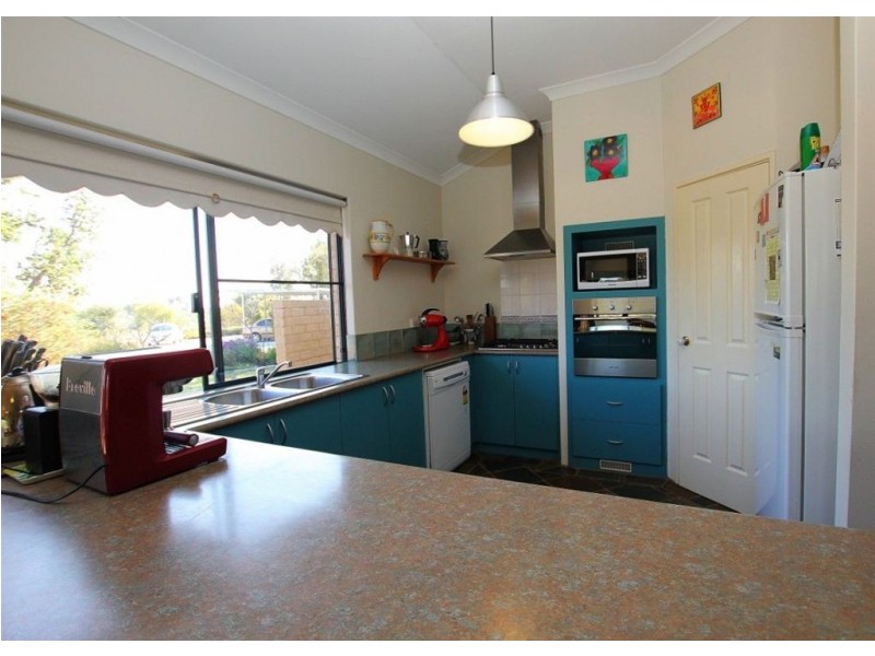40 Scovell Crescent, Anketell WA 6167