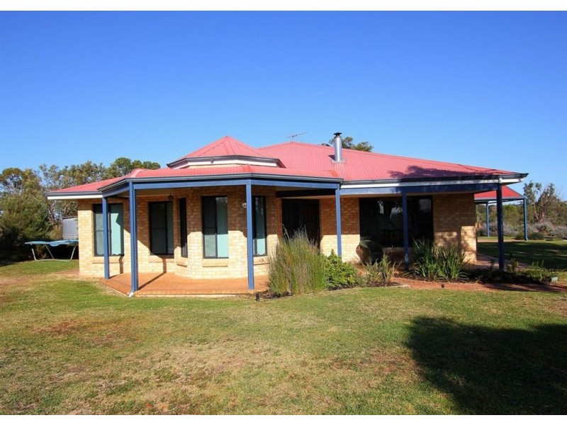 40 Scovell Crescent, Anketell WA 6167