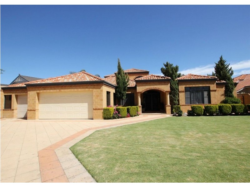8 The Links Court, Jandakot WA 6164