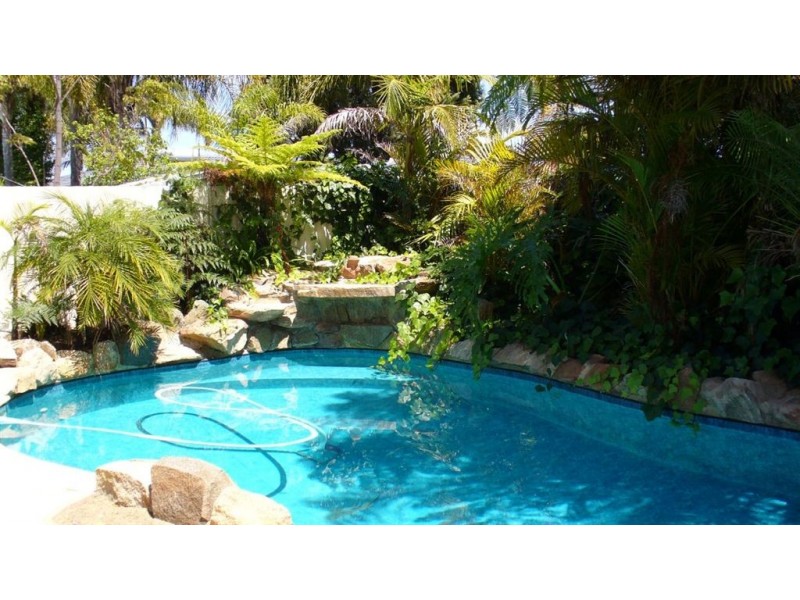 2 Nigel Court, Leeming WA 6149